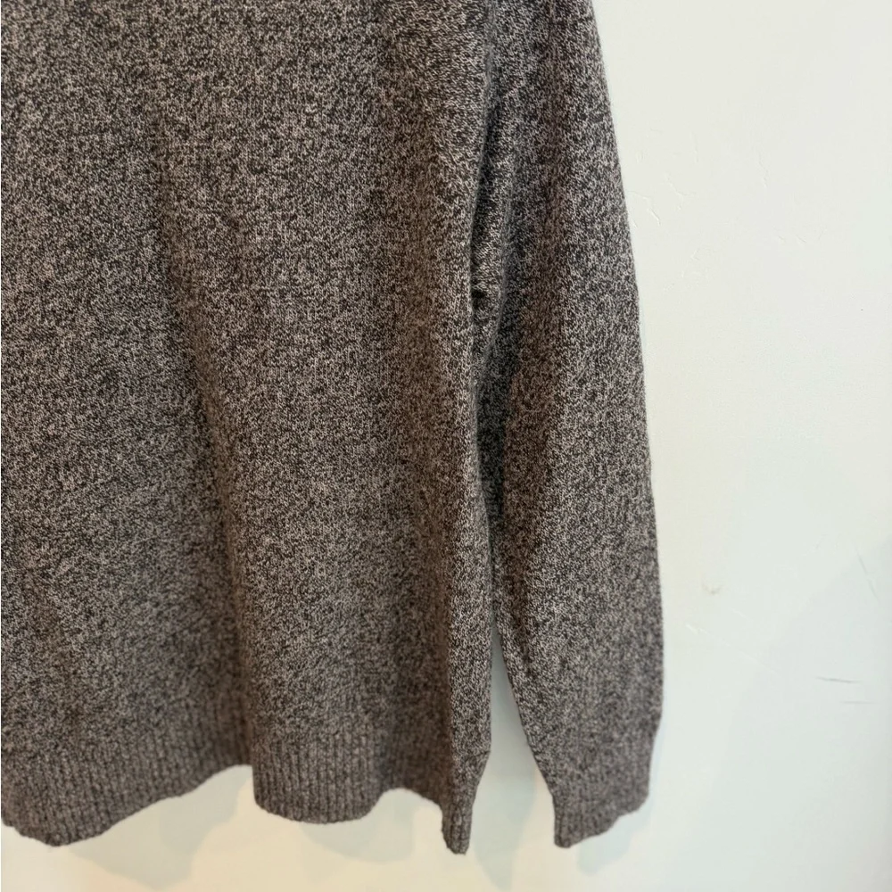 J. Crew Men's Charcoal Crewneck Sweater Large Lambs Wool Classic Warm Cozy